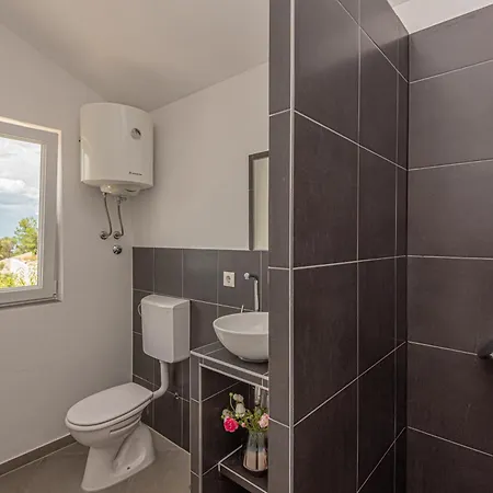 With A Parking Space Bilo, - 23259