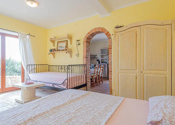 With A Parking Space Bilo, - 23259